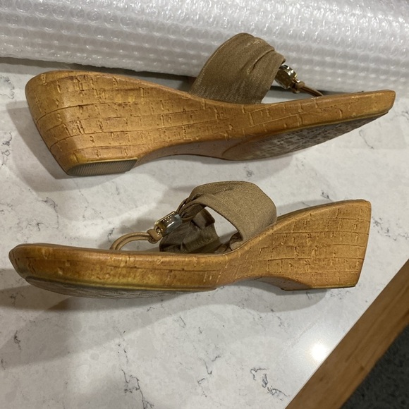 Italian Shoemakers Sandals - Picture 7 of 8